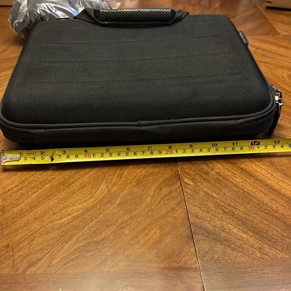 Kenneth Cole Reaction hard case - Picture 6 of 8
